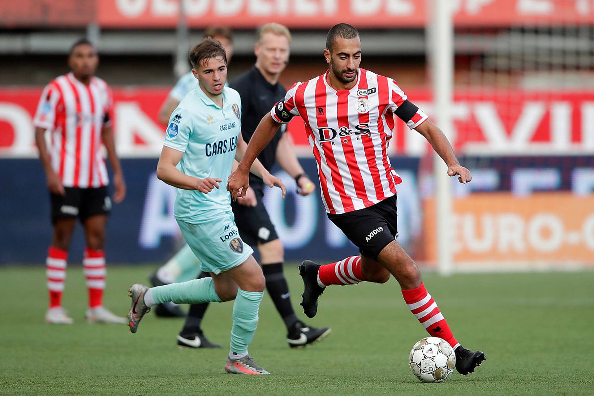 女裁判通过 女裁判通过