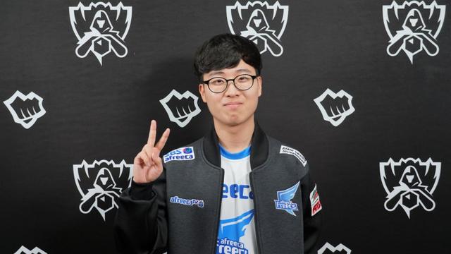 足球市场 足球市场