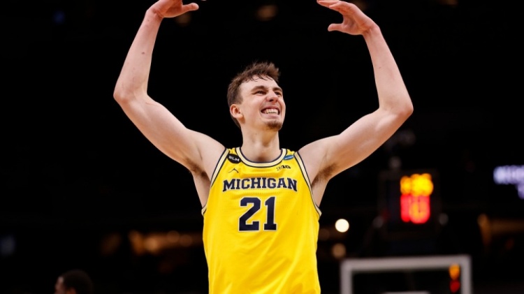 三次转会迭 三次转会迭